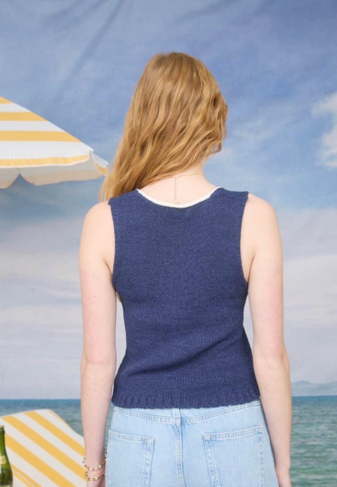 Contrast Keyhole Knit Sweater Vest