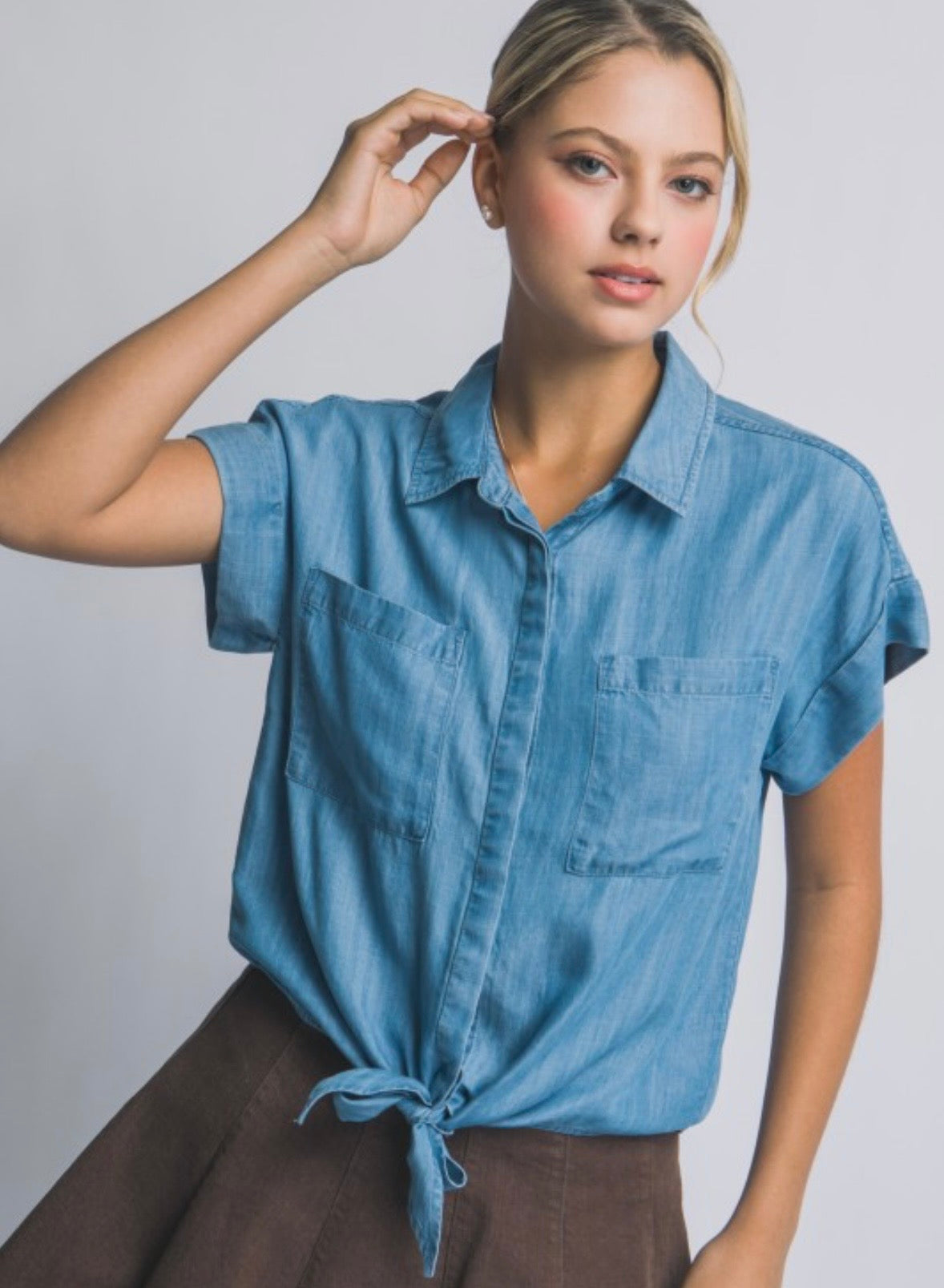 Chambray Denim Tie-Front Shirt Manga Corta