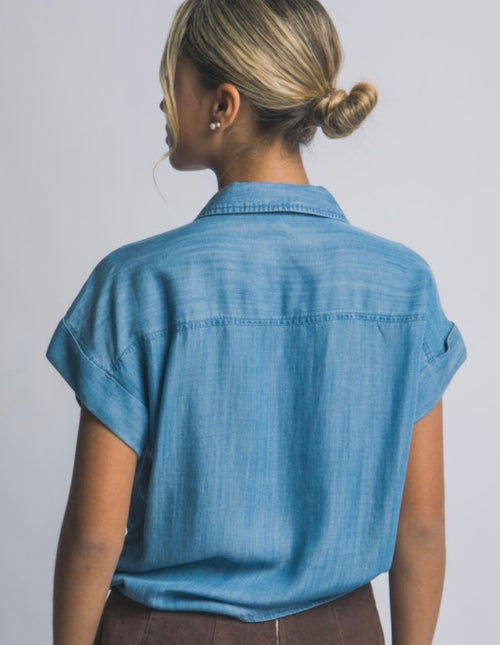 Chambray Denim Tie-Front Shirt Manga Corta