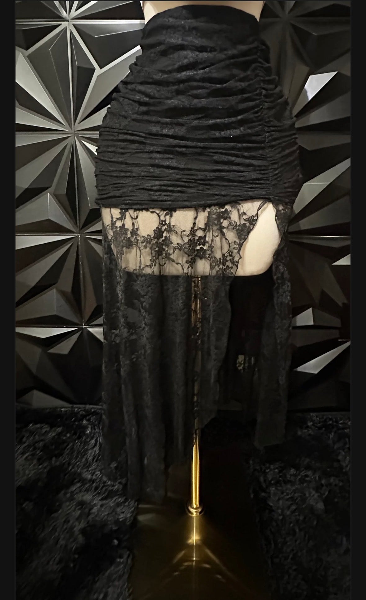 Lace Maxi Skirt con Abertura en la Pierna